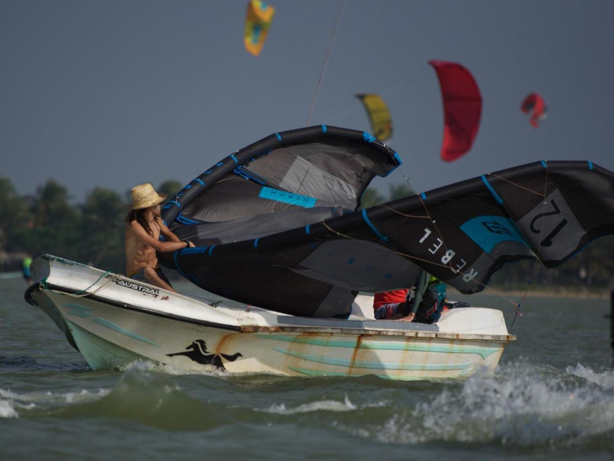 De Silva Wind Resort Kalpitiya - Kitesurfing School Sri Lanka ภายนอก รูปภาพ